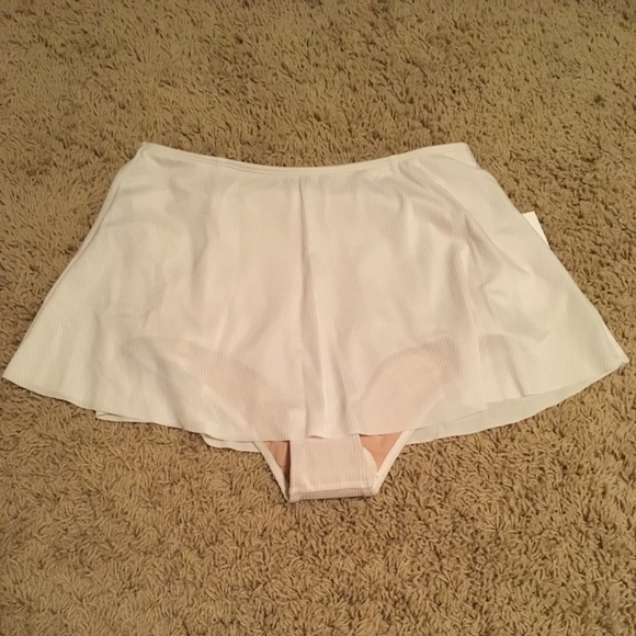 Kortni Jeane Swim skirt - Picture 2 of 3